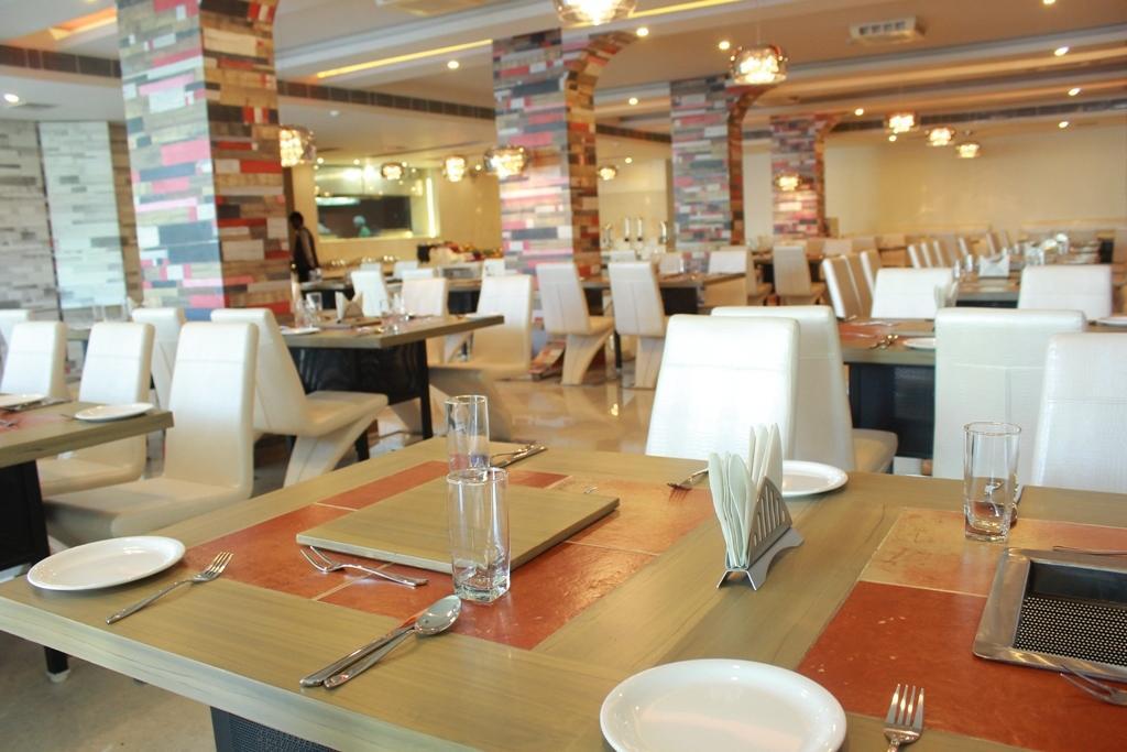 Hotel Vijay Elanza Коимбатур Экстерьер фото